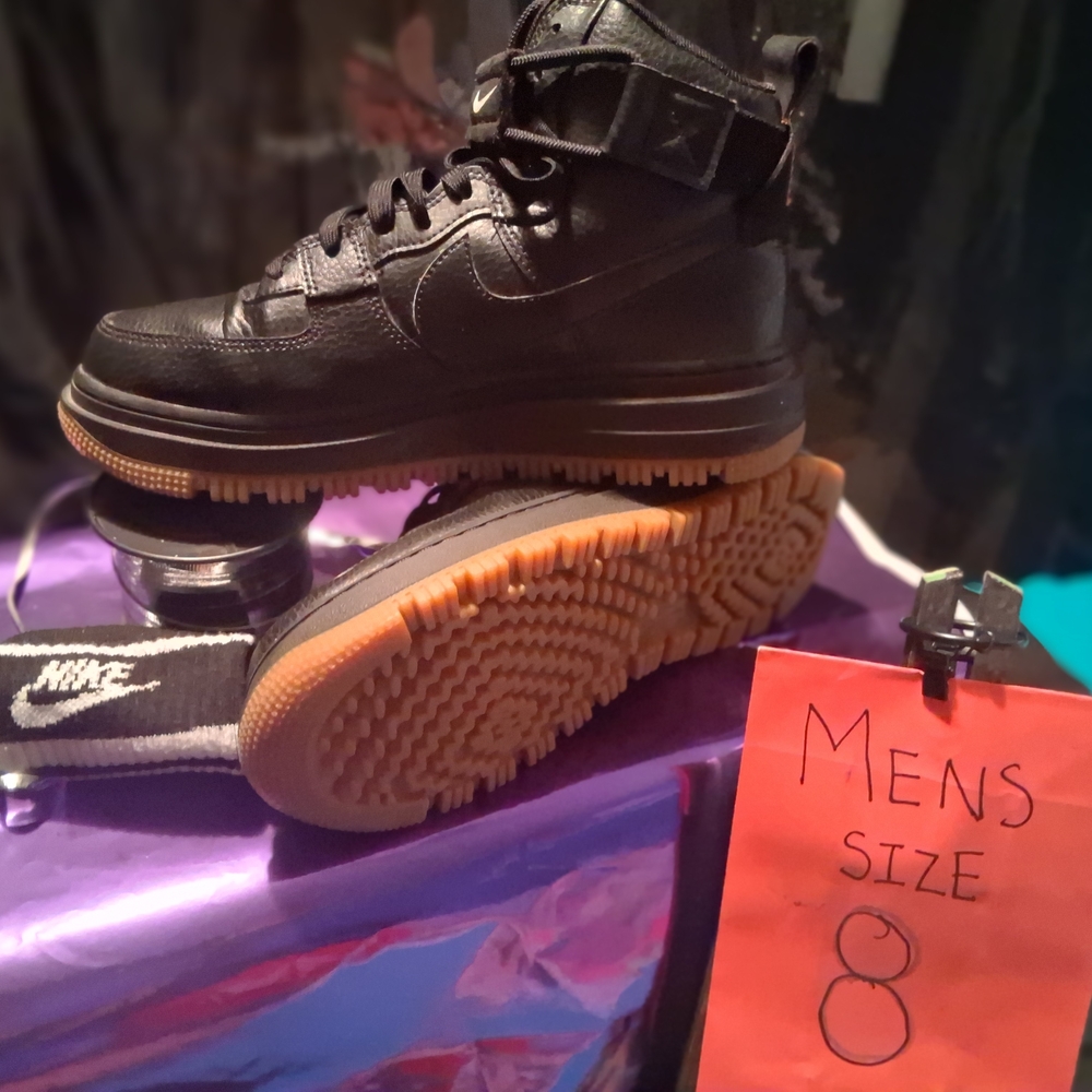 Nike Men's Black High-Top Sneakers - Picture 2 of 4